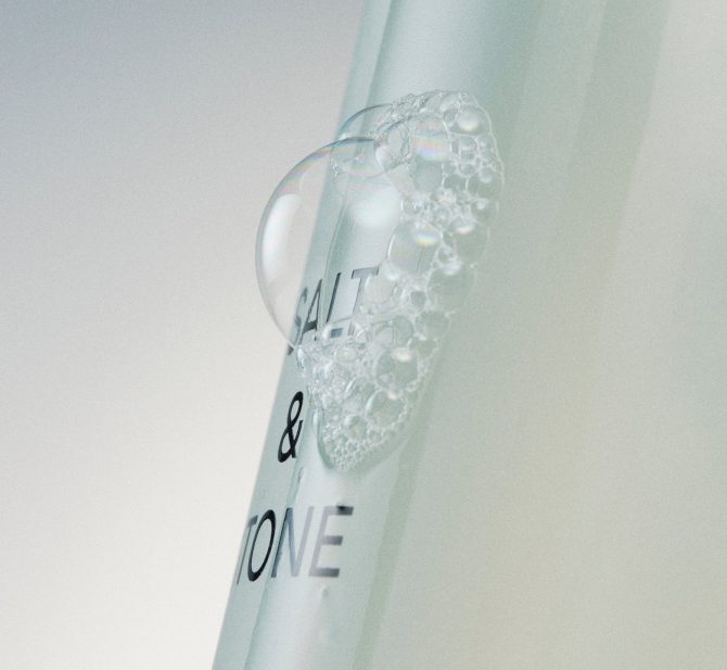 Spirulina & Yuzu Facial Cleanser - Image 4
