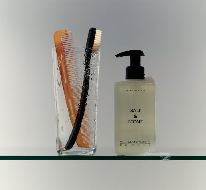 Spirulina & Yuzu Facial Cleanser - Image 3